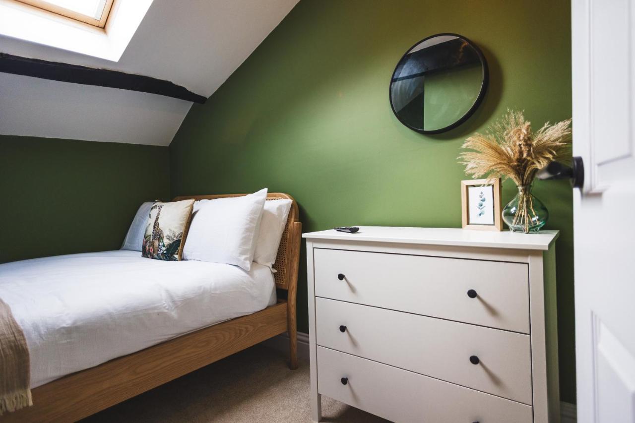 Cathy's Cottage, Modern, Central, Sun Trap Patio, 3 Bed Crewkerne Esterno foto